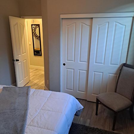 In Law Unit, 2 Bedroom Suite 로즈빌 외부 사진