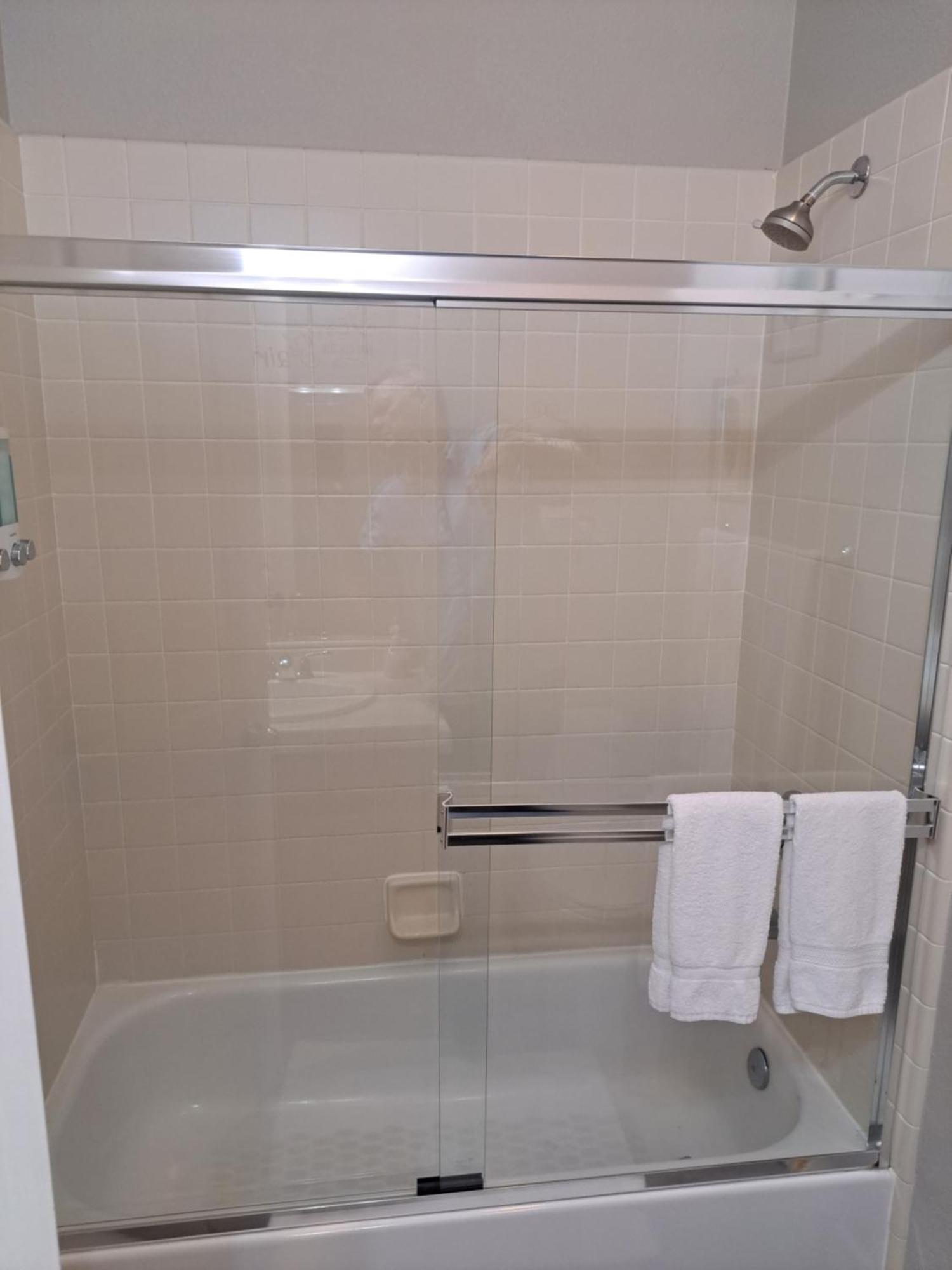 In Law Unit, 2 Bedroom Suite 로즈빌 외부 사진