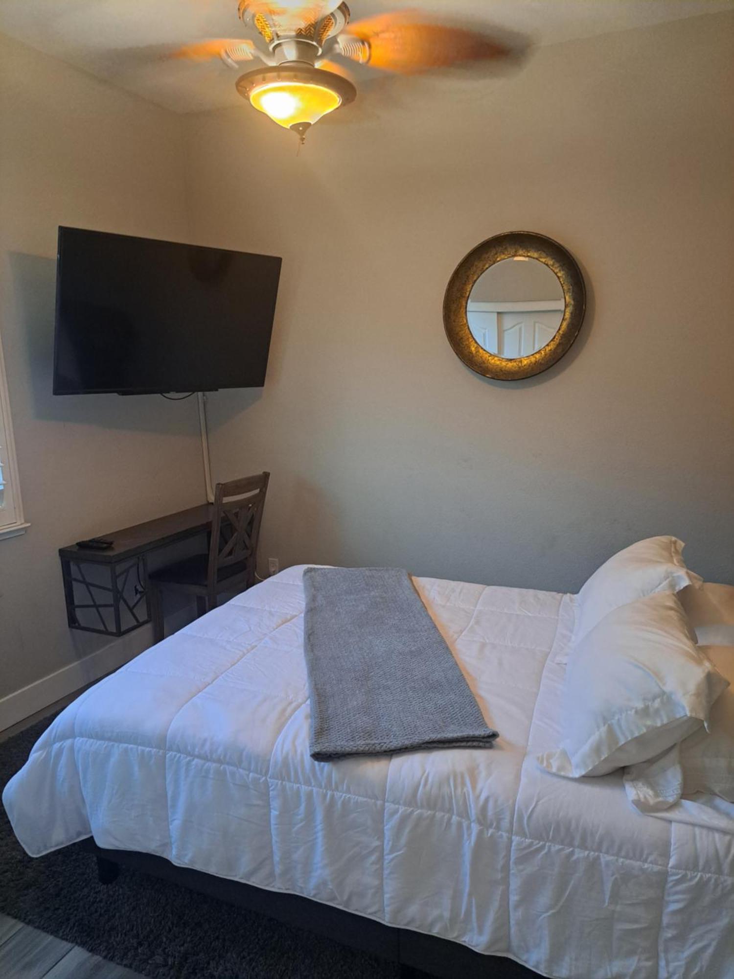 In Law Unit, 2 Bedroom Suite 로즈빌 외부 사진