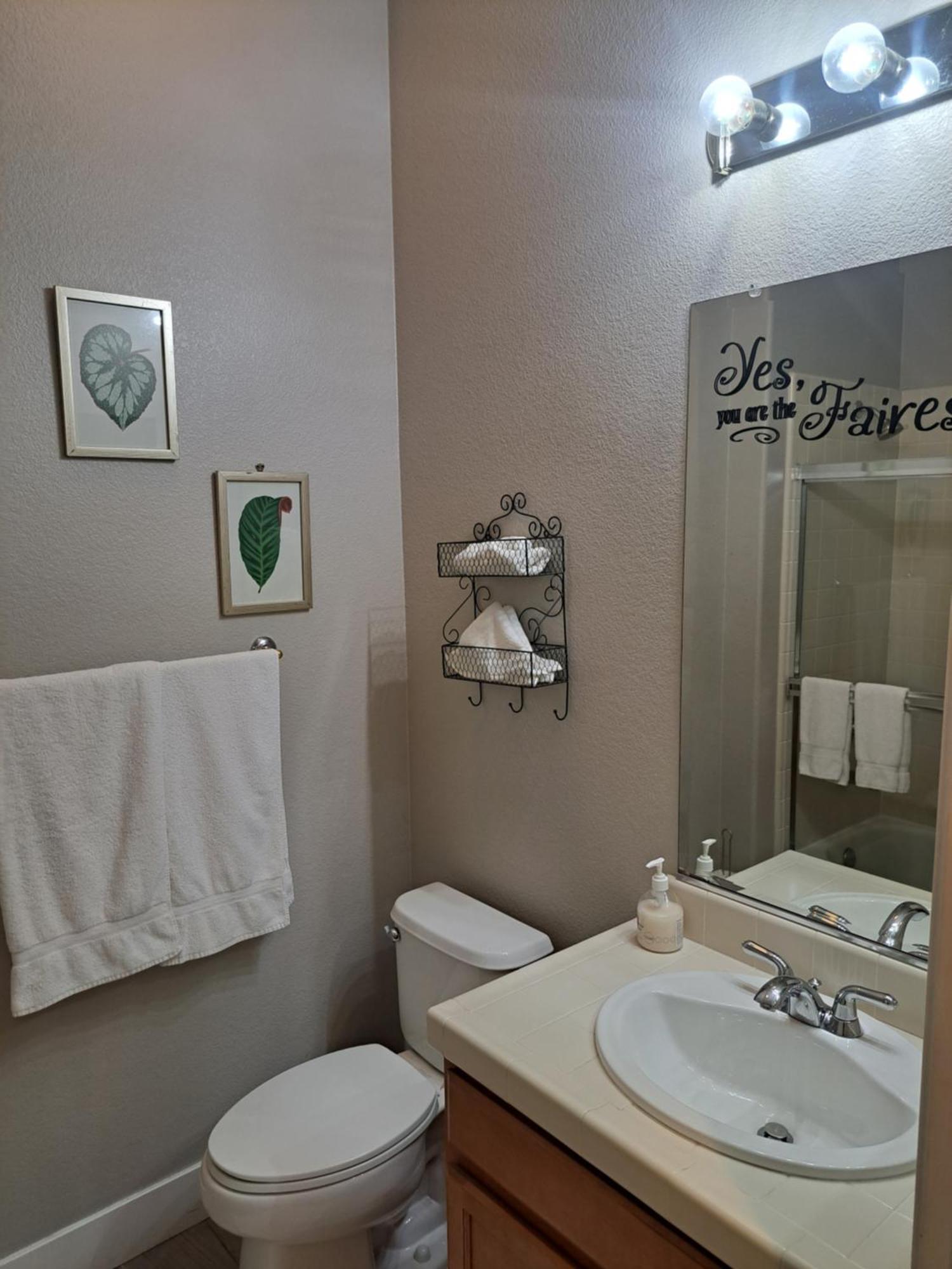 In Law Unit, 2 Bedroom Suite 로즈빌 외부 사진