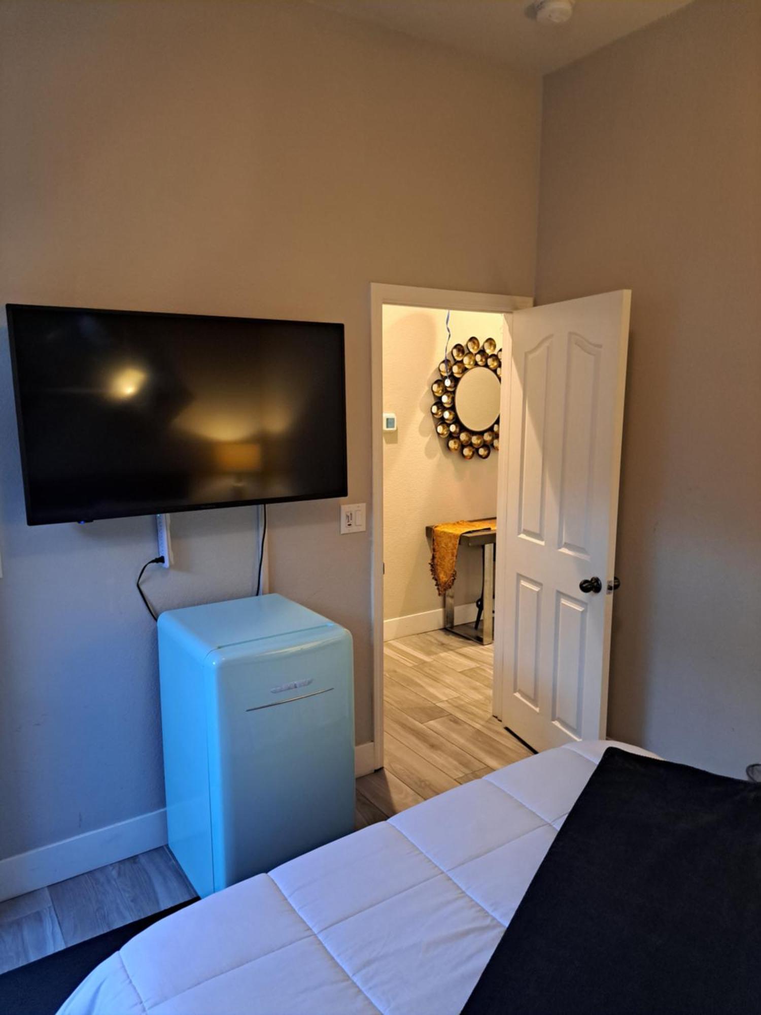 In Law Unit, 2 Bedroom Suite 로즈빌 외부 사진